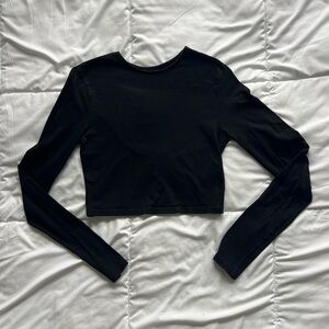 DIVIDEND CROP KEY HOLE TOP 🪩